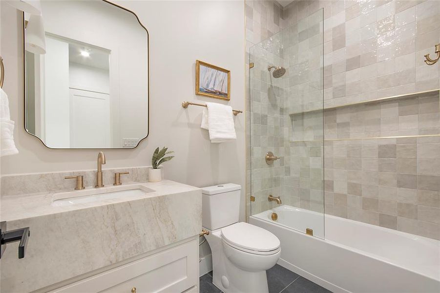 Furnished interior view inside a new home in , Dallas (Image 27).