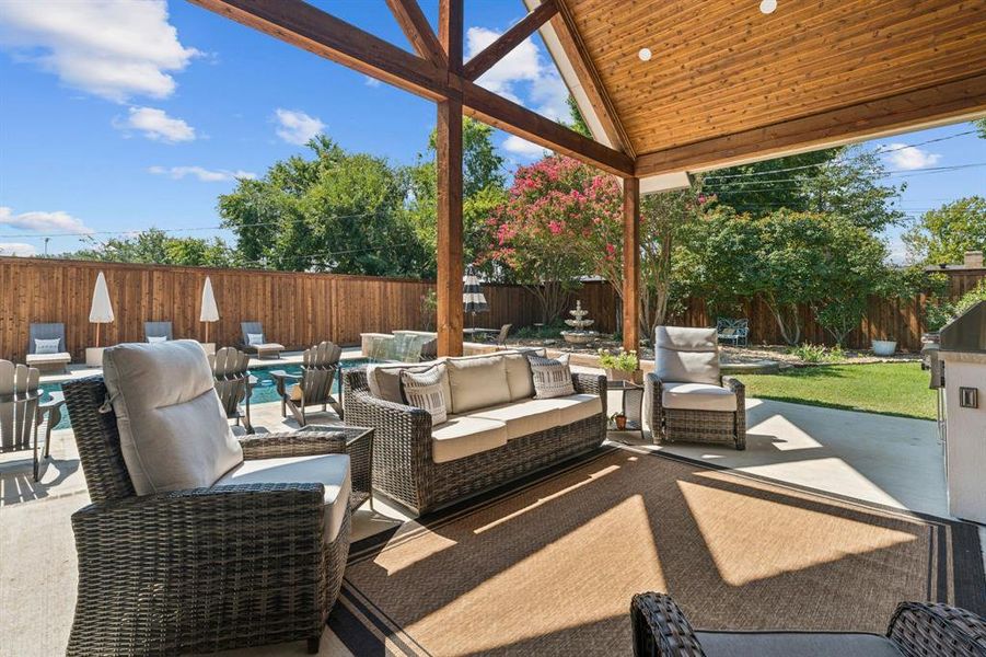 Exterior details and patio area of a home in , Highland Village (Image 4).