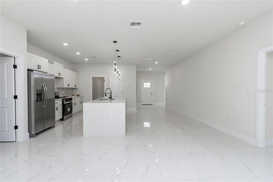 Spacious, unfurnished interior of a new home in , Ocala (Image 28).