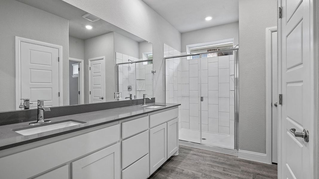 Furnished interior view inside a new home in Eagle Creek, Denton (Image 12).
