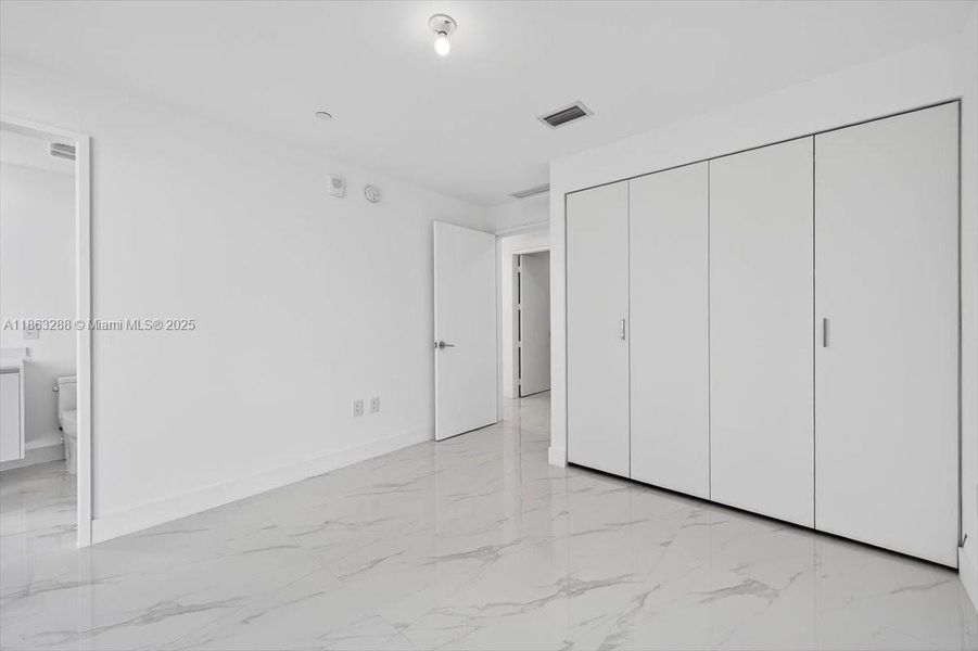 Spacious, unfurnished interior of a new home in , Miami (Image 21).