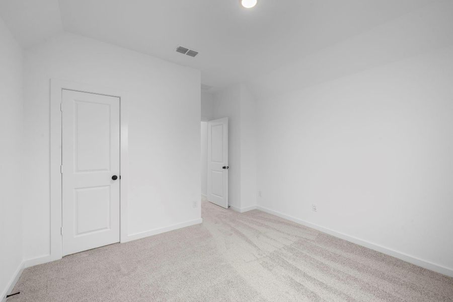 Spacious, unfurnished interior of a new home in Sienna 45', 50', Missouri City (Image 18). Spacious, unfurnished interior of a new home in Sienna 45', 50', Missouri City (Image 18).