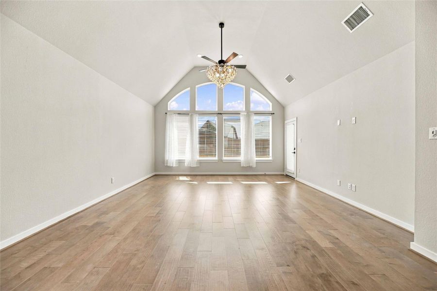 Spacious, unfurnished interior of a new home in Elyson 45' & 70', Katy (Image 19).