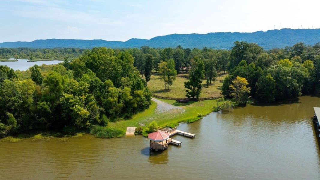 Outdoor and nature views near homes built from the Columbia by D.R. Horton in Harbor Crest, Ooltewah (Image 26). Outdoor and nature views near homes built from the Columbia by D.R. Horton in Harbor Crest, Ooltewah (Image 26).