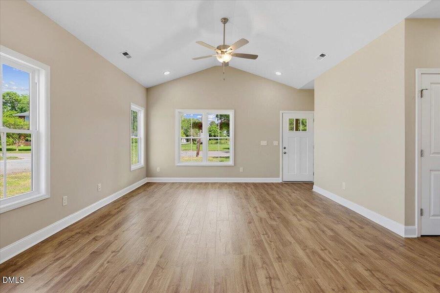 32-311 N Wilson Ave-32