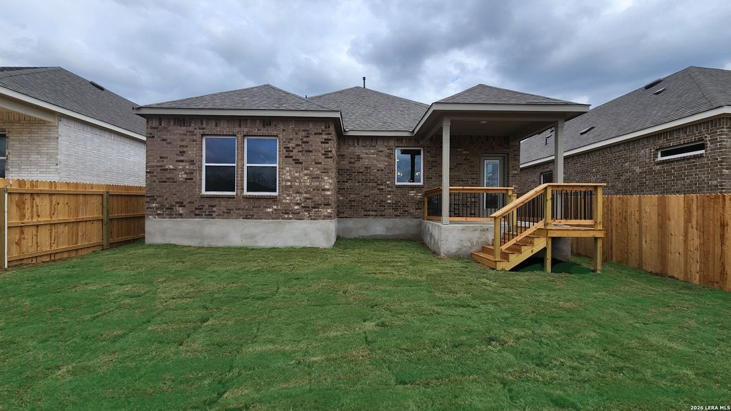 Exterior details and patio area of a home in Arcadia Ridge, San Antonio (Image 19).