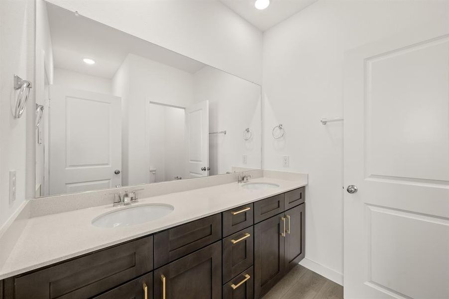 5704 Lakeview- Primary Suite-4