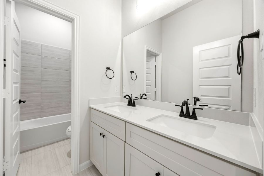 Representative furnished interior of a home built from the Finley by Cambridge Homes in Ribbonwood, Aubrey (Image 13).