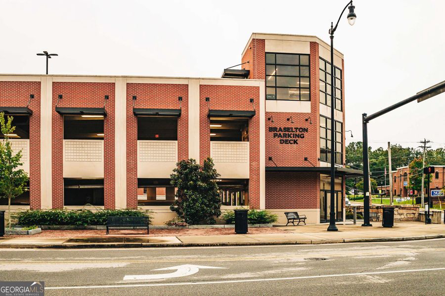 Image 65 of a home in Rosewood Lake Estates.