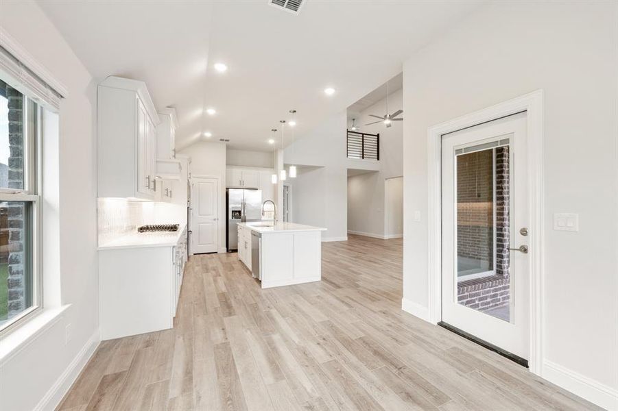 Furnished interior view inside a new home in Terracina, Rockwall (Image 20).