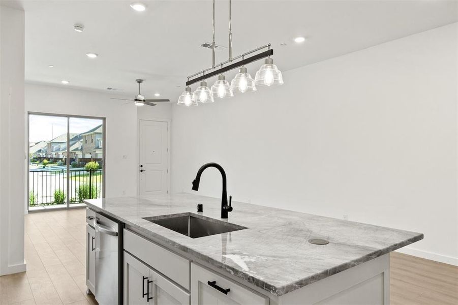 013-2833ConcordDrive-Wylie-TX-75098-Kitchen.jpg-SMALL