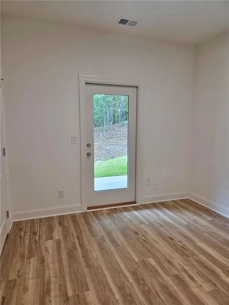 Spacious, unfurnished interior of a new home in , Waleska (Image 13).