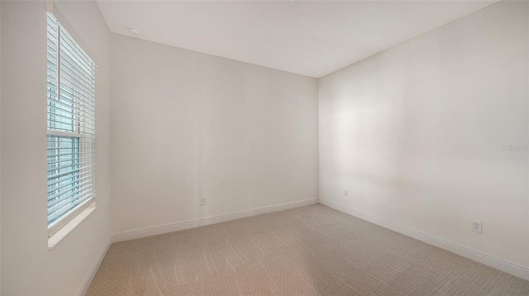 Spacious, unfurnished interior of a new home in , Bradenton (Image 37).