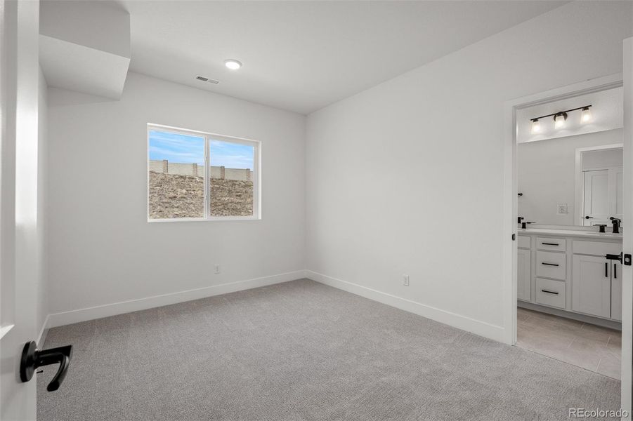 Spacious, unfurnished interior of a new home in Trailside at Cottonwood Creek, Colorado Springs (Image 32).