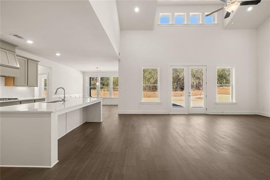 Spacious, unfurnished interior of a new home in , Gainesville (Image 22).