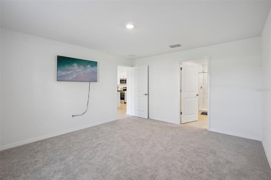 Spacious, unfurnished interior of a new home in Balm Grove, Wimauma (Image 17).