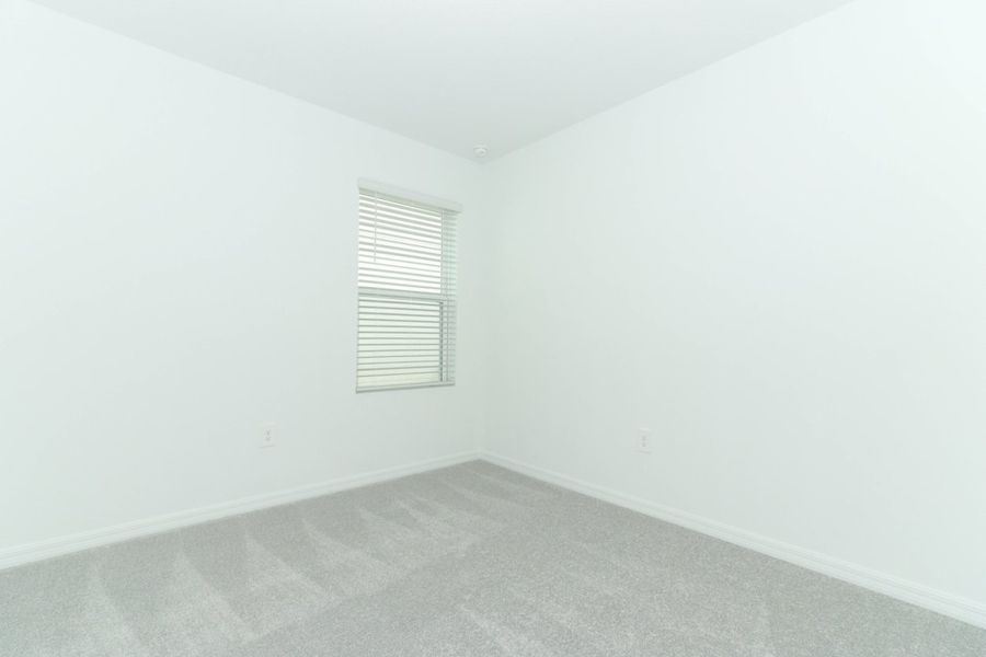Spacious, unfurnished interior of a new home in Marion Creek, Haines City (Image 29).