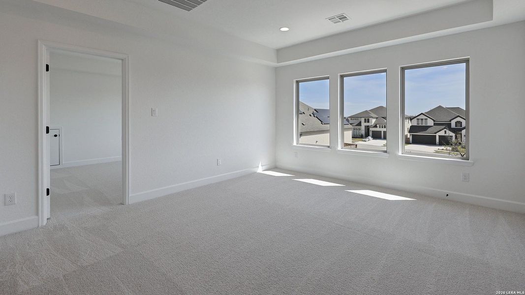 Spacious, unfurnished interior of a new home in The Ranches at Creekside, Boerne (Image 18).