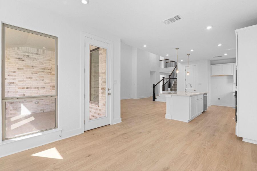 Casual Dining off of Kitchen Casual Dining off of Kitchen