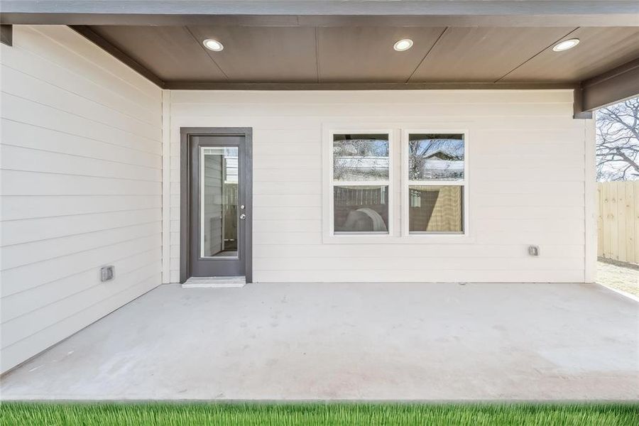 View of covered patio / terrace