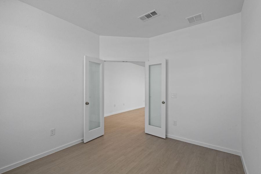 Spacious, unfurnished interior of a new home in Crosby Farms, Crosby (Image 12).
