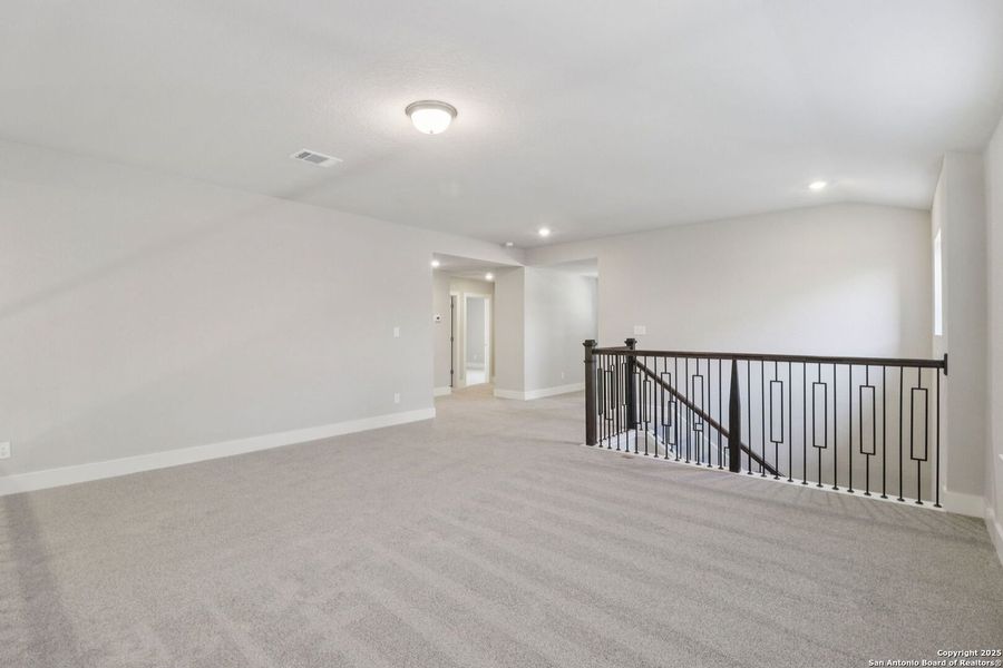 Spacious, unfurnished interior of a new home in Fox Falls, Boerne (Image 20).