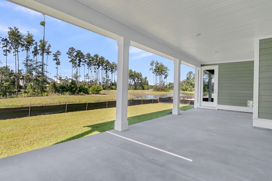 Spacious, unfurnished interior of a new home in Tidewater at Lakes of Cane Bay, Summerville (Image 20). Spacious, unfurnished interior of a new home in Tidewater at Lakes of Cane Bay, Summerville (Image 20).