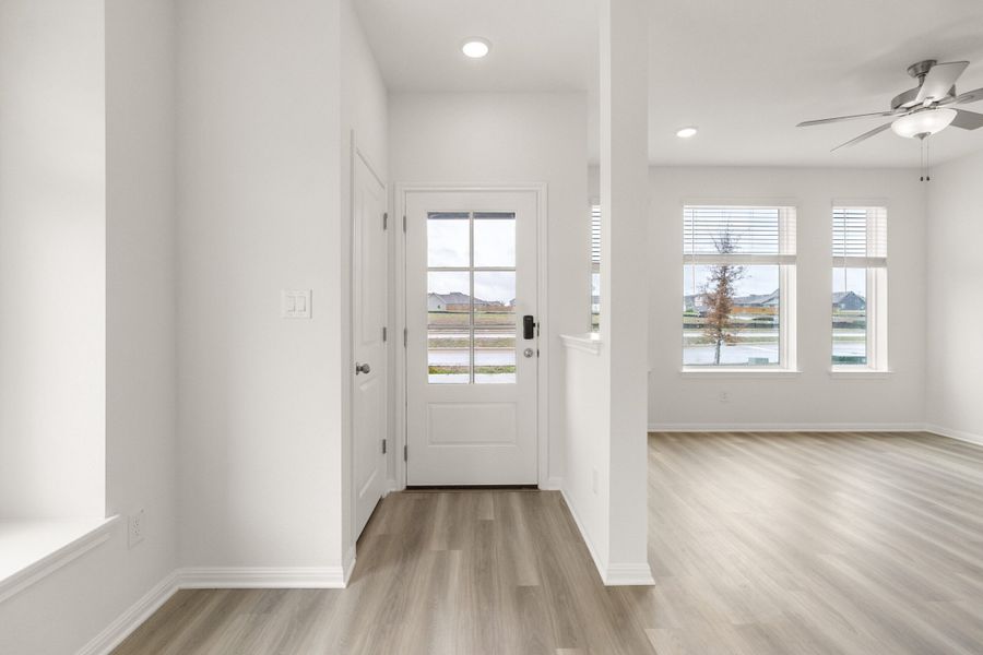 Spacious, unfurnished interior of a new home in Trace, San Marcos (Image 26).