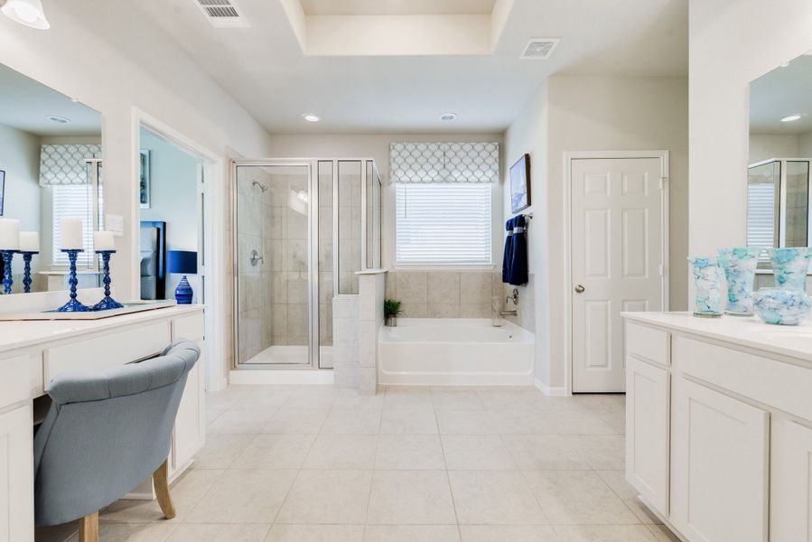 Representative furnished interior of a home built from the Floor Plan 2543 by Colina Homes in Grand Magnolia, Magnolia (Image 32). Representative furnished interior of a home built from the Floor Plan 2543 by Colina Homes in Grand Magnolia, Magnolia (Image 32).