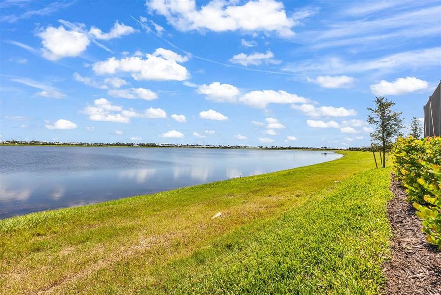 Natural landscape and outdoor views near Palm Lake at Coco Bay in Englewood (Image 37). Natural landscape and outdoor views near Palm Lake at Coco Bay in Englewood (Image 37).
