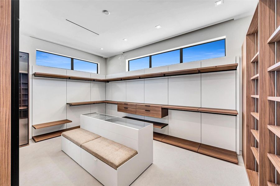 Furnished interior view inside a new home in , Fort Lauderdale (Image 13).