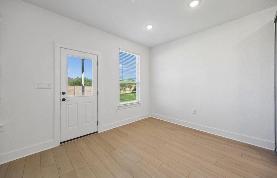Spacious, unfurnished interior of a new home in Lagos, Manor (Image 12).