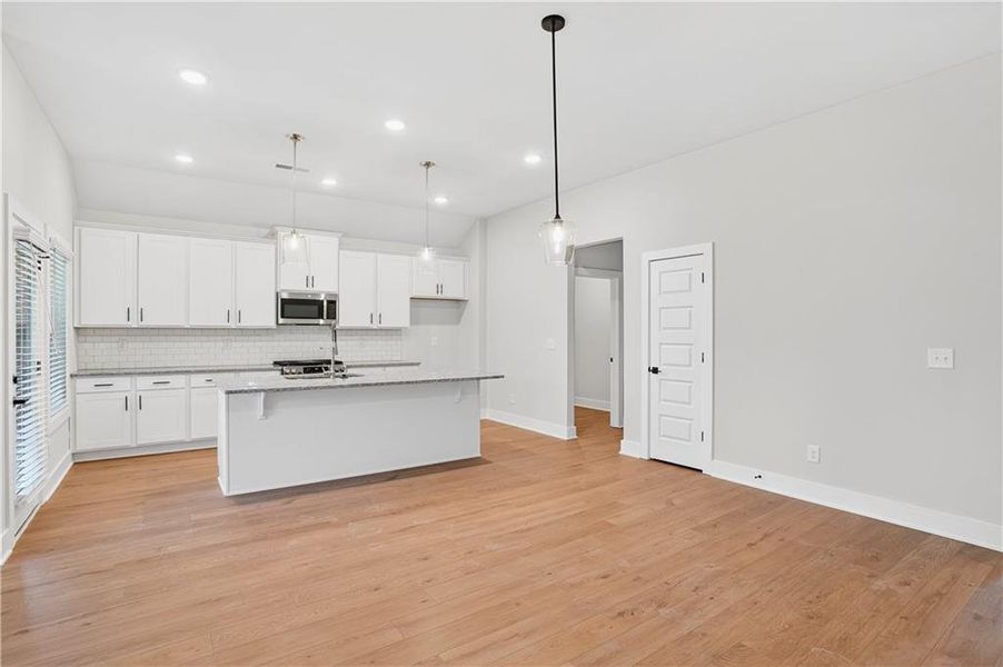 Spacious, unfurnished interior of a new home in , Villa Rica (Image 16).