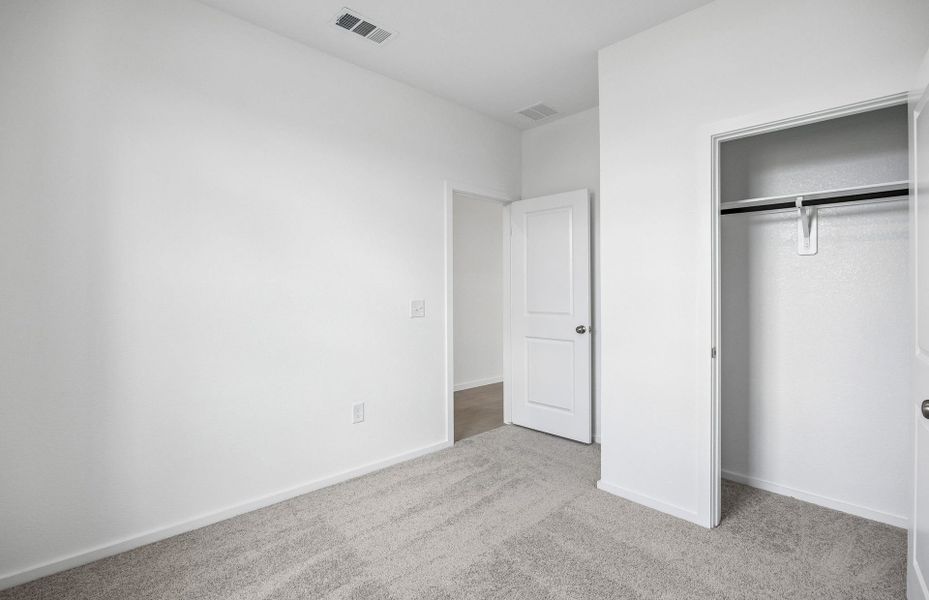 Spacious, unfurnished interior of a new home in Crosby Farms, Crosby (Image 31).