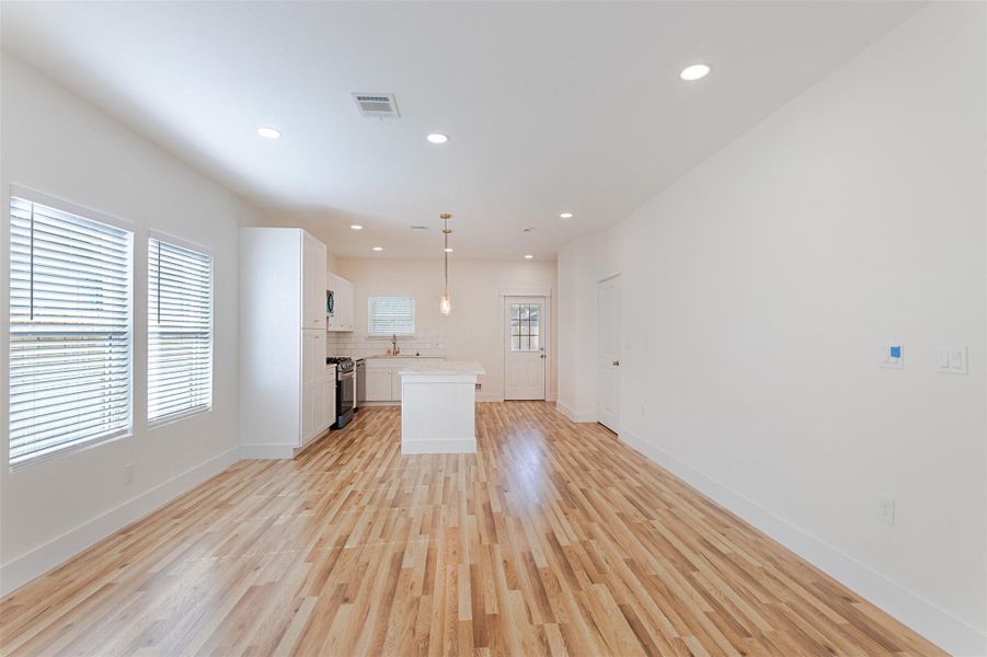 Spacious, unfurnished interior of a new home in , Houston (Image 38). Spacious, unfurnished interior of a new home in , Houston (Image 38).