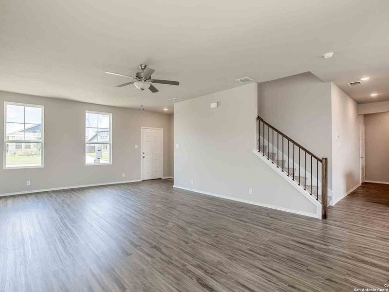 Spacious, unfurnished interior of a new home in Hannah Heights, Seguin (Image 17).