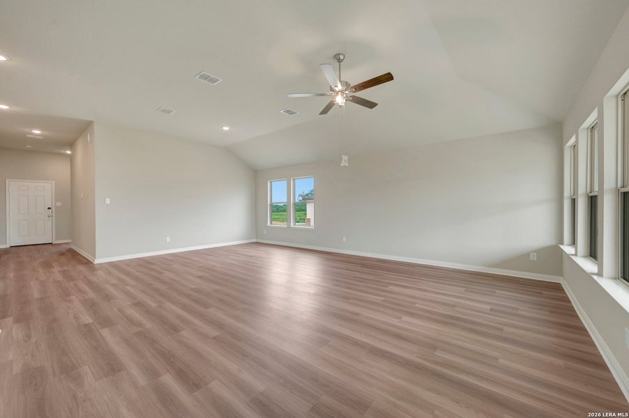 Spacious, unfurnished interior of a new home in Hickory Ridge Estates, Elmendorf (Image 27).