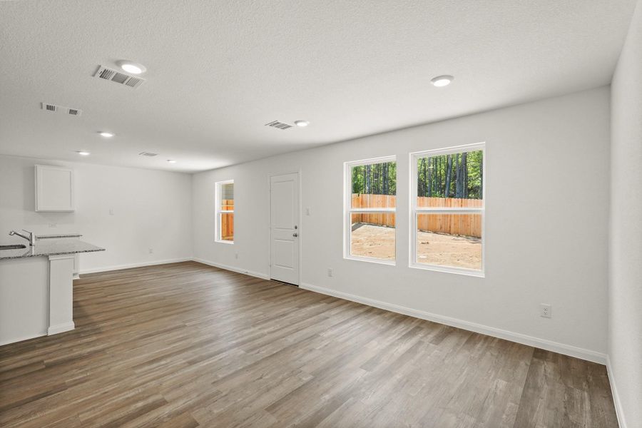Spacious, unfurnished interior of a new home in McCrorey Trails, Conroe (Image 13). Spacious, unfurnished interior of a new home in McCrorey Trails, Conroe (Image 13).