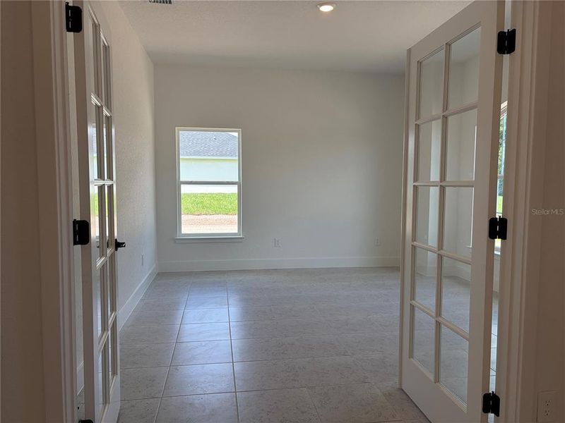 Spacious, unfurnished interior of a new home in , Summerfield (Image 17).