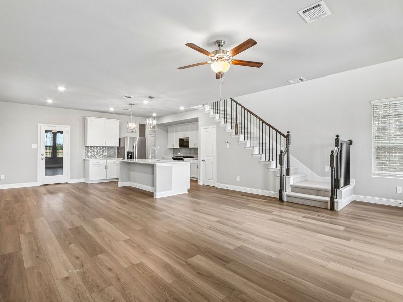 Spacious, unfurnished interior of a new home in Oak Ridge Park, Corinth (Image 14).