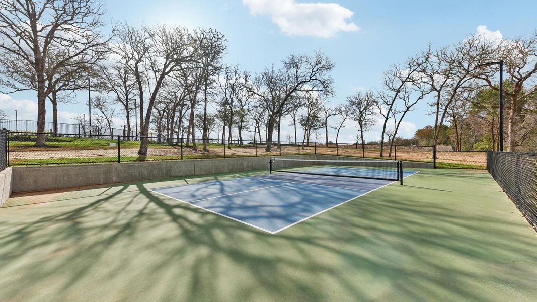 Community amenities in Valverde, Bastrop (Image 23).