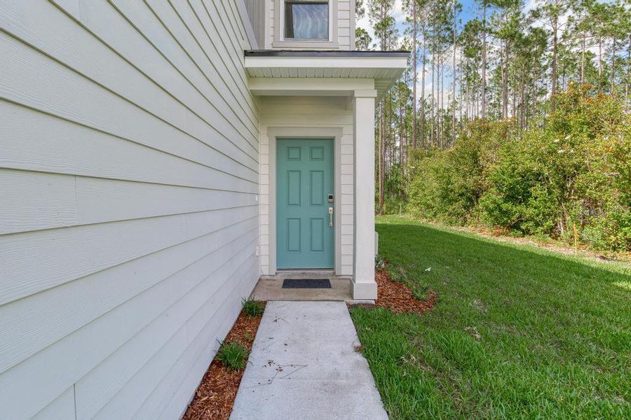 Exterior details and patio area of a home in , Jacksonville (Image 29).