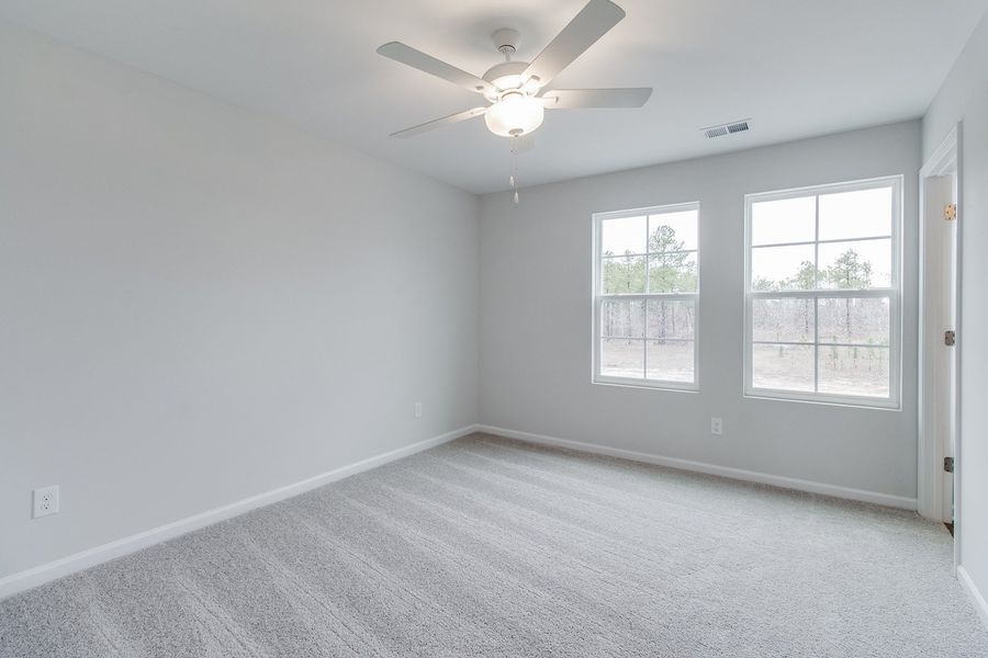 Spacious, unfurnished interior of a new home in Astoria, Columbia (Image 21).