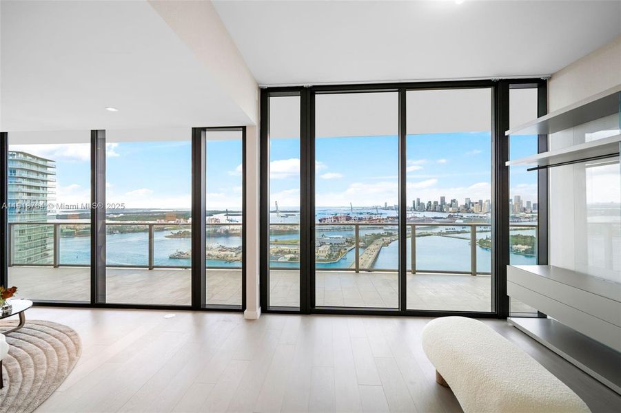 Spacious, unfurnished interior of a new home in Five Park, Miami Beach (Image 23). Spacious, unfurnished interior of a new home in Five Park, Miami Beach (Image 23).