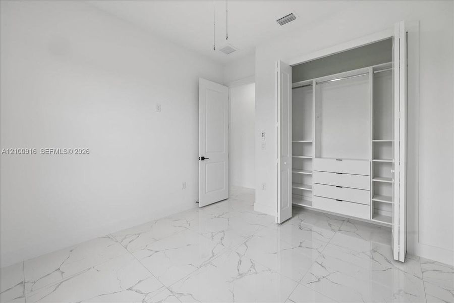 Spacious, unfurnished interior of a new home in , Lehigh Acres (Image 36).