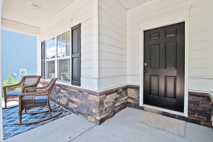 004_Front Patio 004_Front Patio