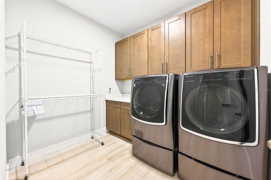 Furnished interior view inside a new home in , Oviedo (Image 37).