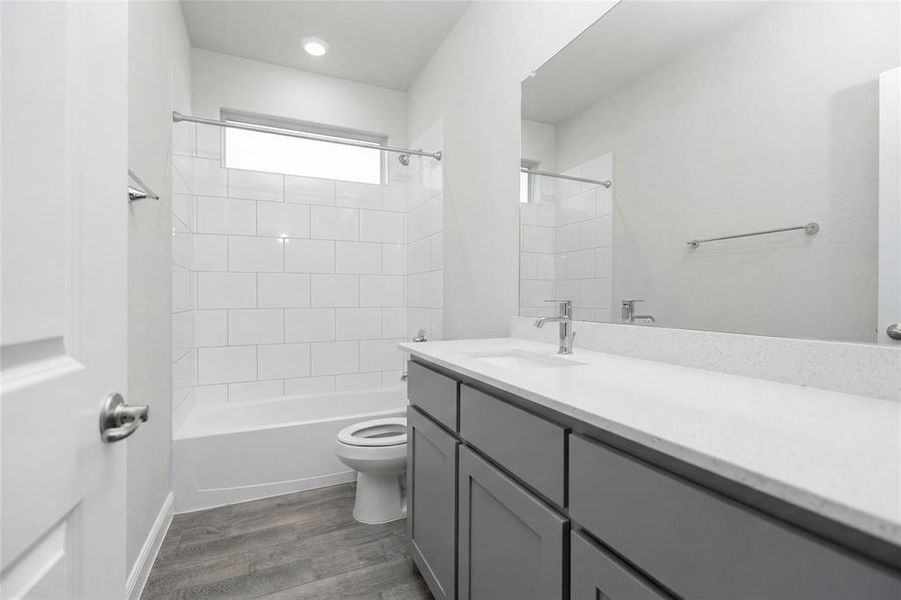 Furnished interior view inside a new home in Trails of Elizabeth Creek, Fort Worth (Image 18).
