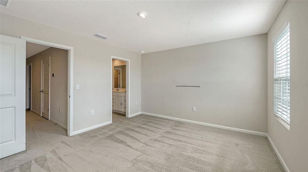 Spacious, unfurnished interior of a new home in , Bradenton (Image 22).