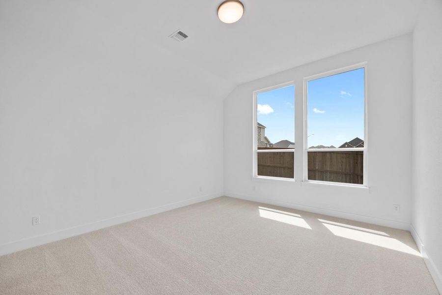 Spacious, unfurnished interior of a new home in Lariat, Liberty Hill (Image 19).